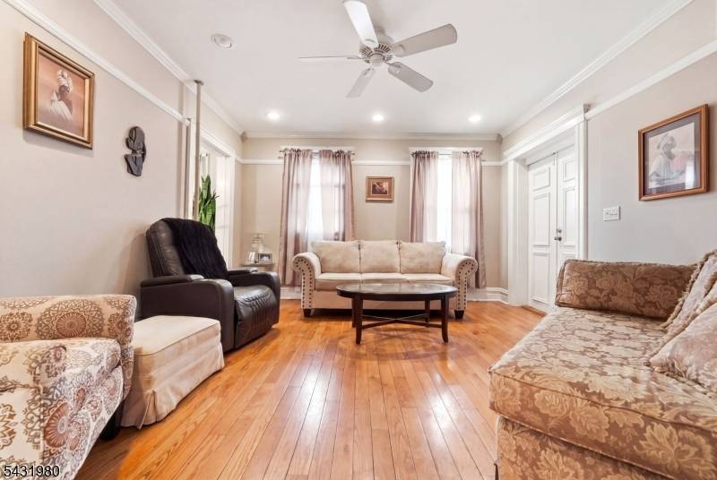 160 Ashland Ave, Bloomfield Twp., NJ 07003