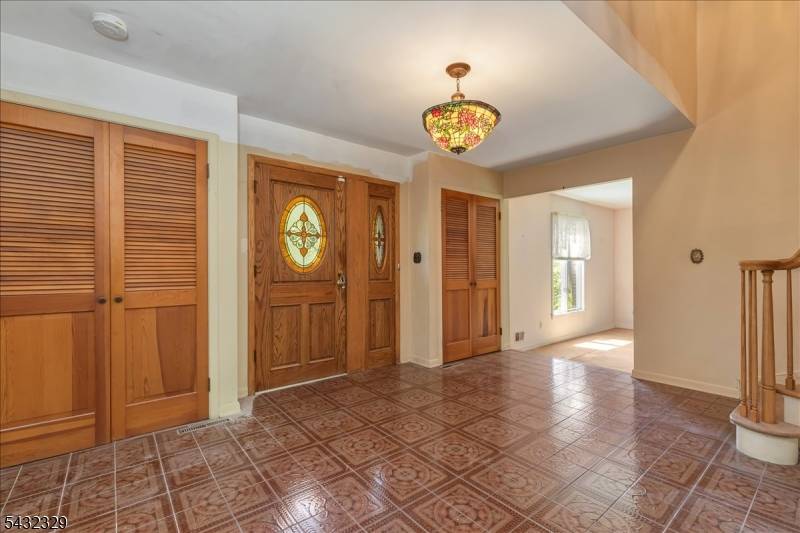 8 Branko Rd, Berkeley Heights Twp., NJ 07922
