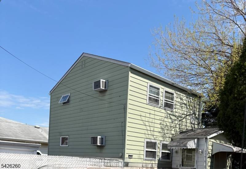 22 Hope St, Lodi Boro, NJ 07644