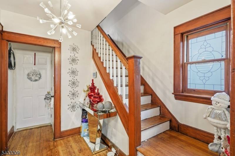 33 Sisco Pl, Clifton City, NJ 07011