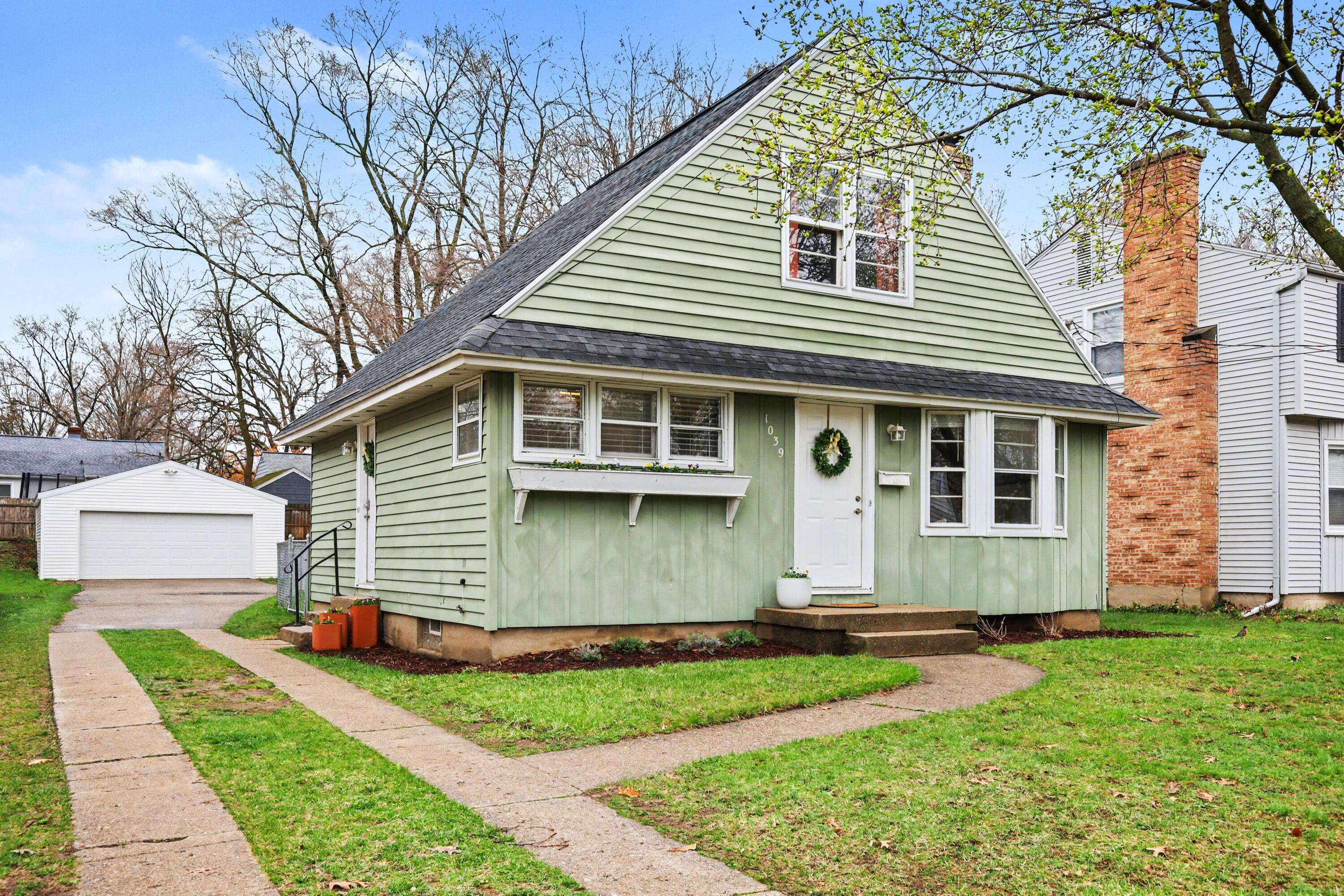 1039 Ottillia ST SE, City Of Grand Rapids, MI 49507