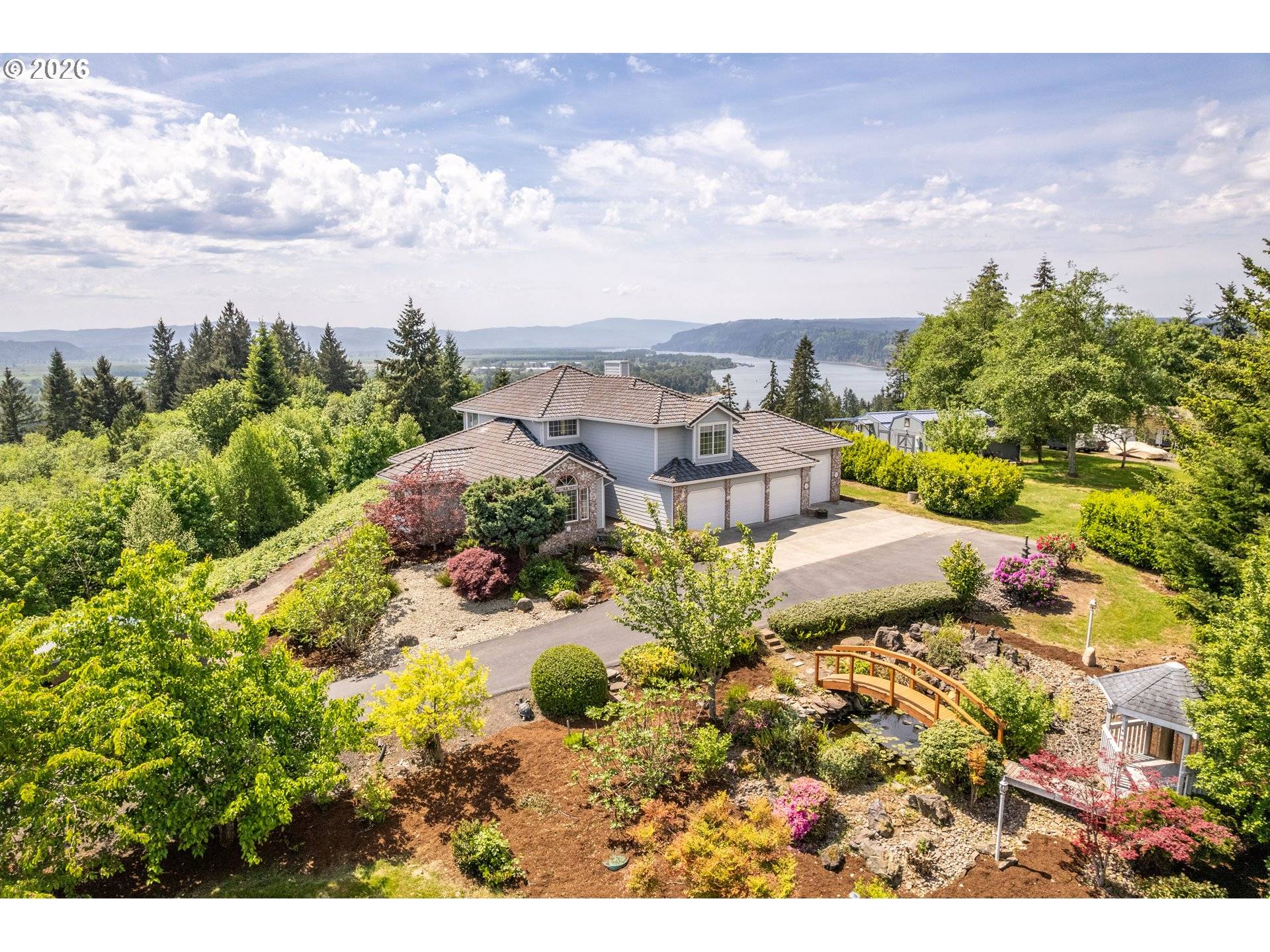585 E MCADAMS RD, Longview, WA 98632
