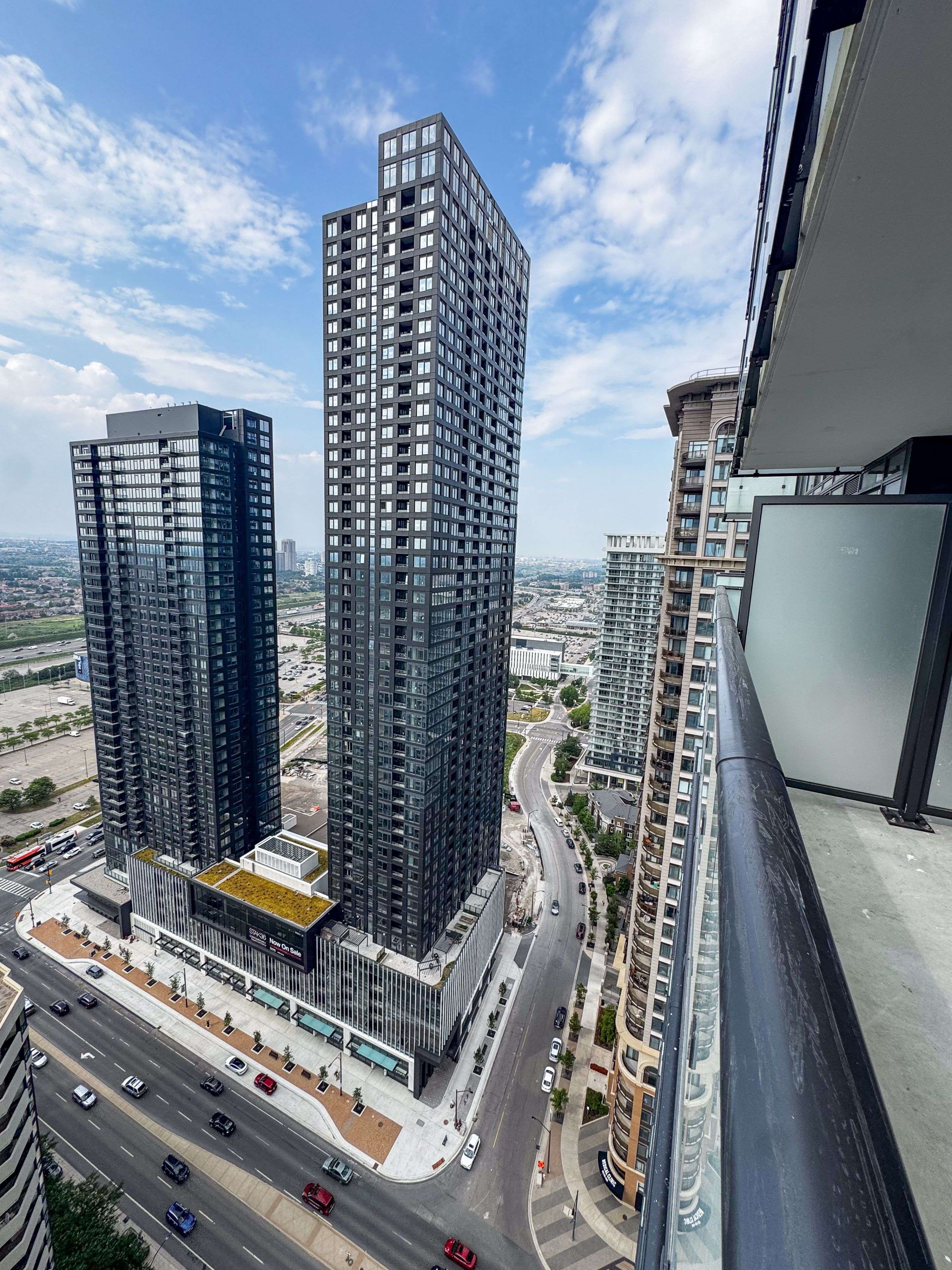 430 Square One DR #4411, Mississauga, ON L5B 0L6