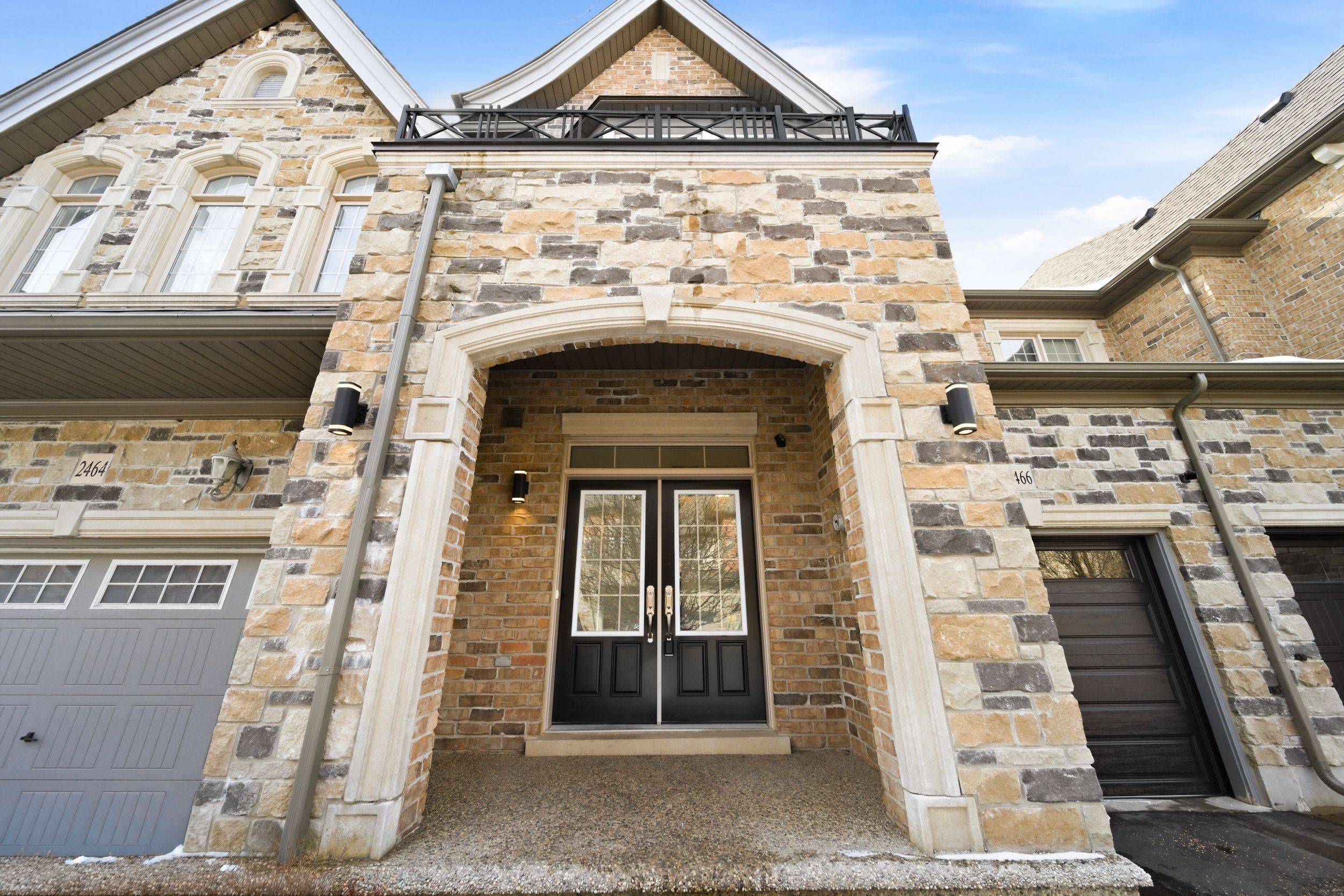 2466 Village Common, Oakville, ON L6M 0S2