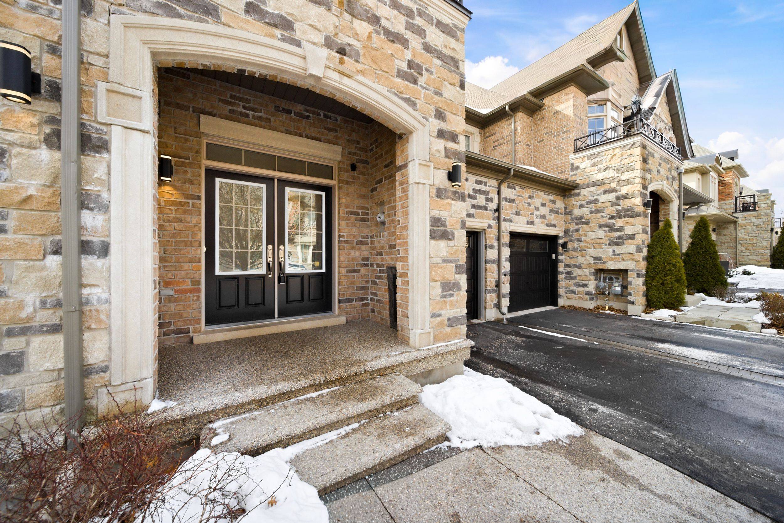 2466 Village Common, Oakville, ON L6M 0S2