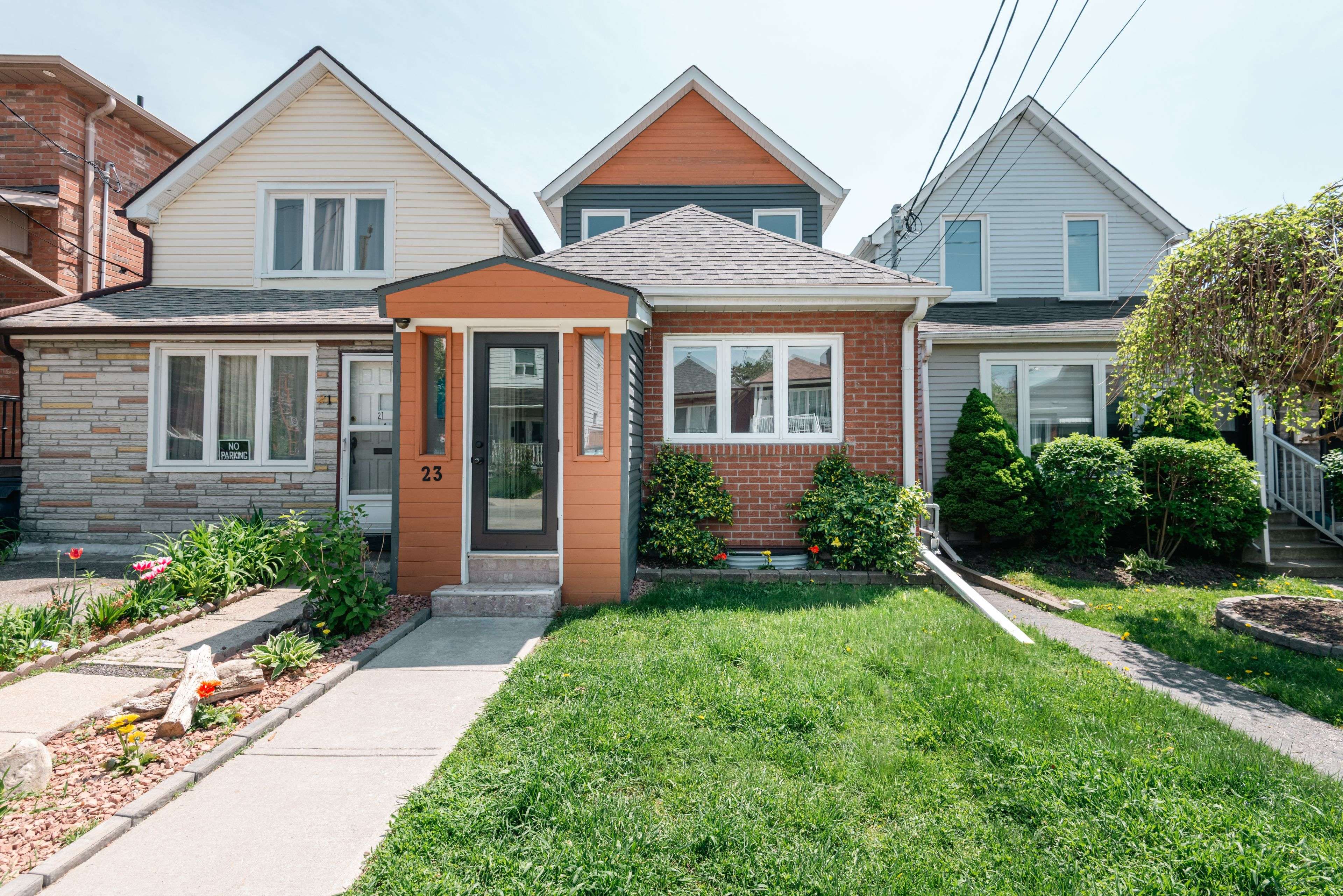 23 Teignmouth AVE, Toronto W03, ON M6E 1S6