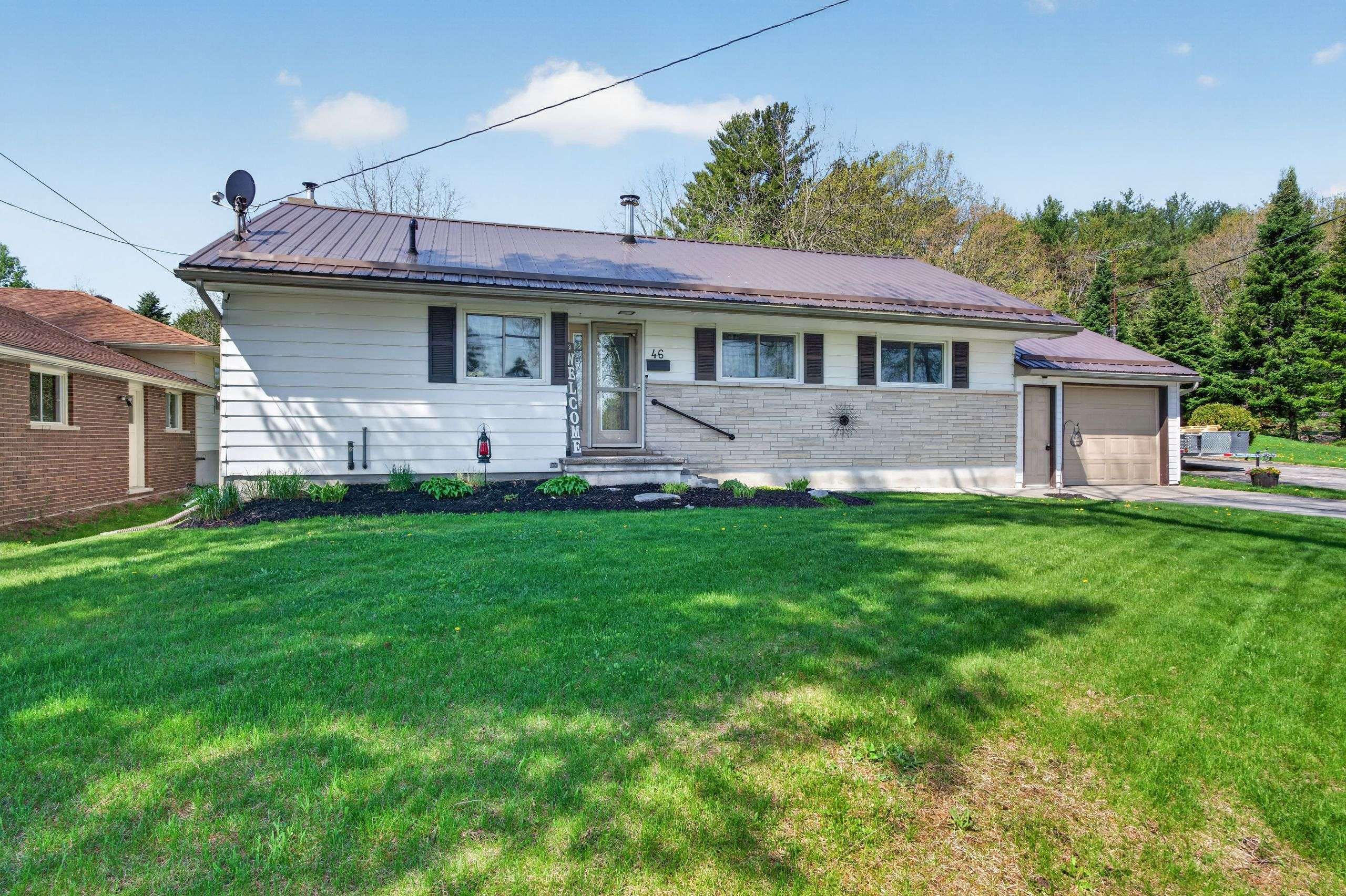 46 College ST, Tweed, ON K0K 3J0