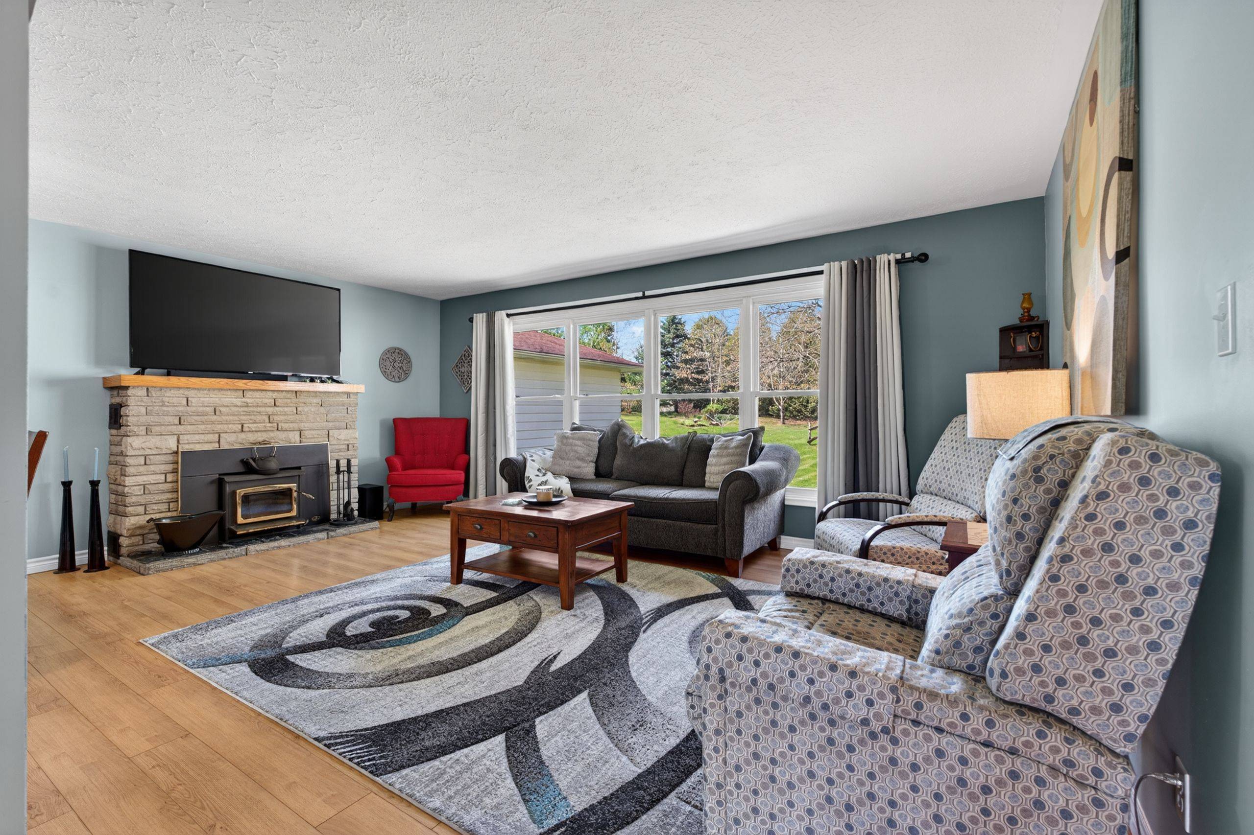 46 College ST, Tweed, ON K0K 3J0
