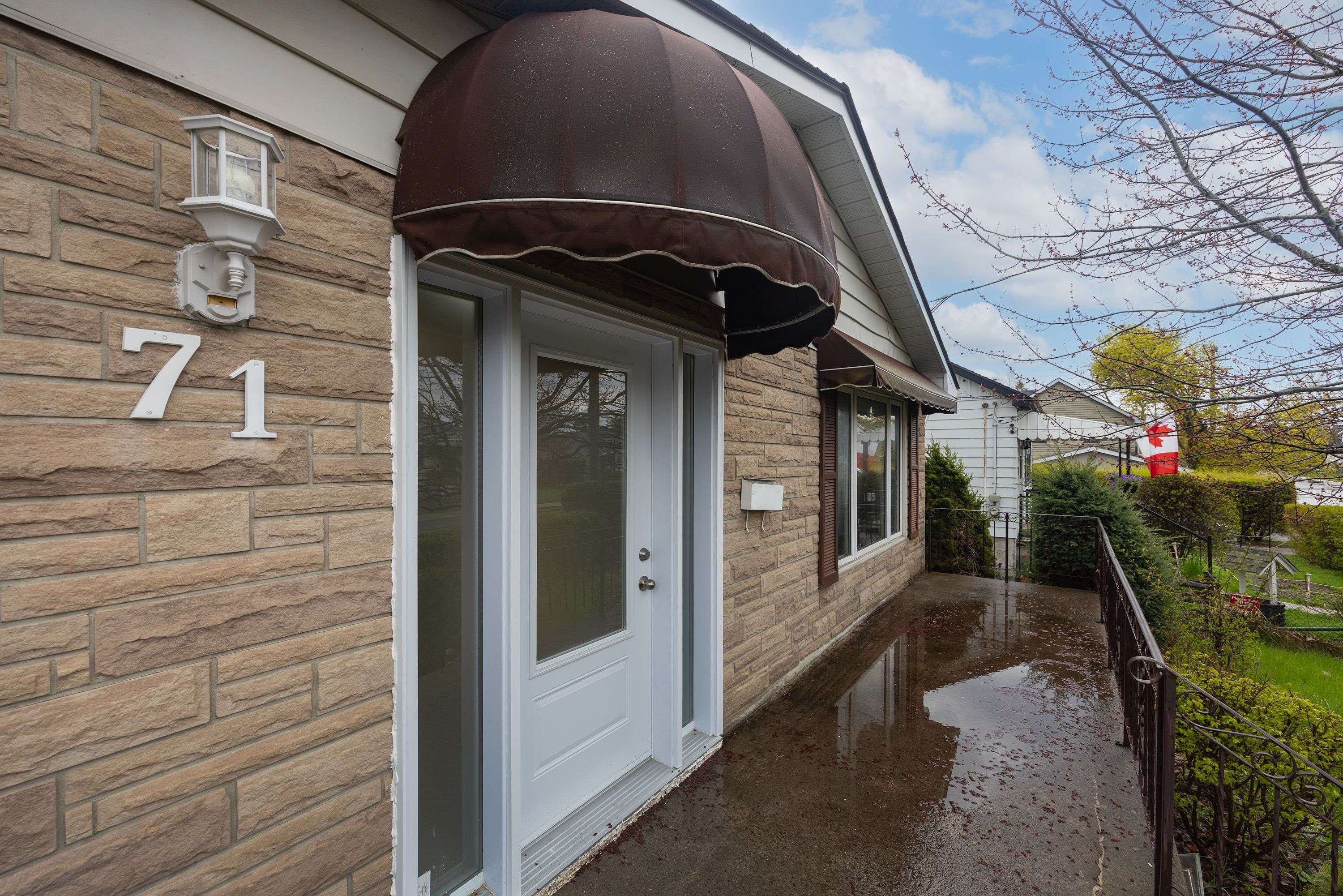 71 Cartwright ST, Kingston, ON K7M 1P6