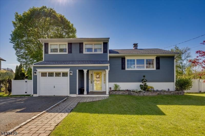 7 Beekmeer Pl, Mount Olive Twp., NJ 07836