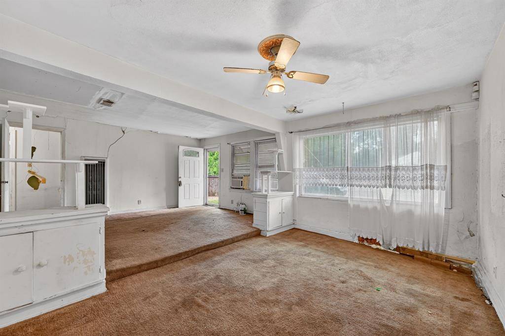 3261 Abney Avenue, Fort Worth, TX 76110