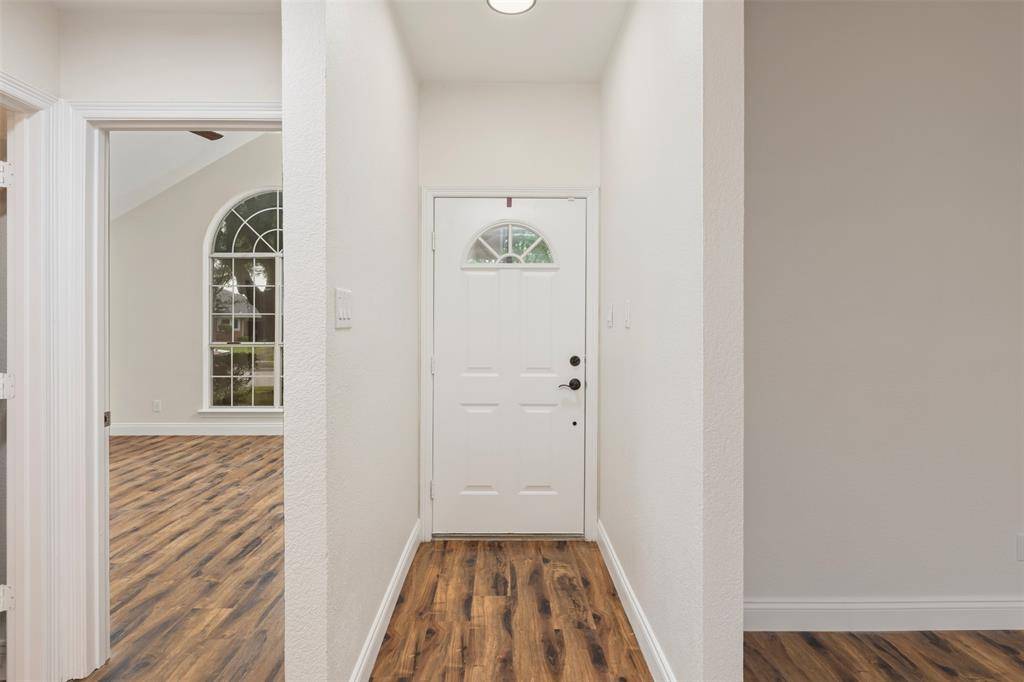 215 Barbara Way, Red Oak, TX 75154