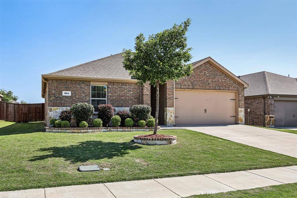 904 Alton Drive, Aubrey, TX 76227