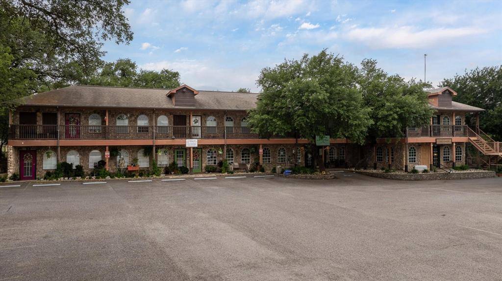 200 E Elm Street, Glen Rose, TX 76043