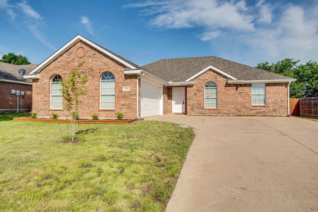 309 Shadow Bend Drive, Red Oak, TX 75154