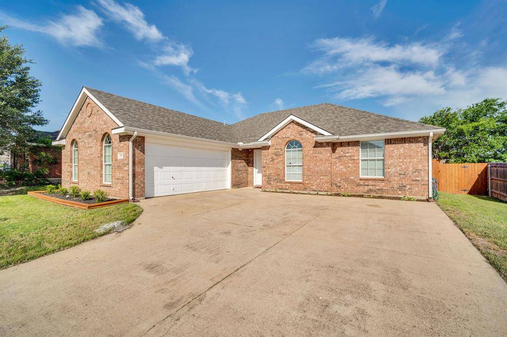 309 Shadow Bend Drive, Red Oak, TX 75154