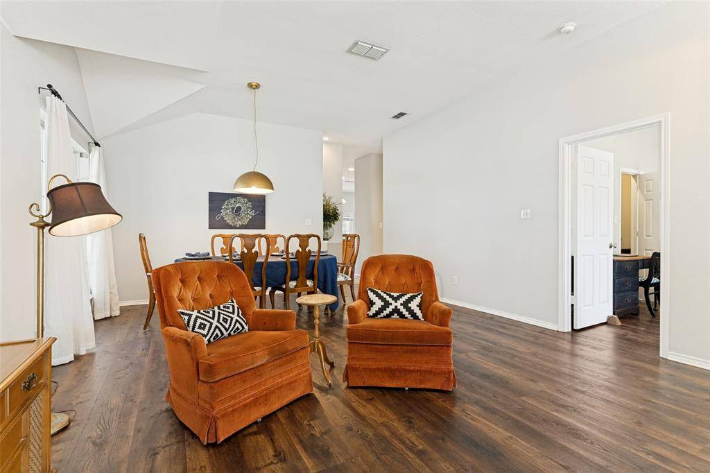 1024 Kingsley Drive, Saginaw, TX 76179