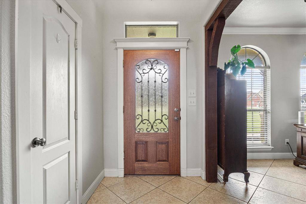 2033 Pin Oak Drive, Kaufman, TX 75142
