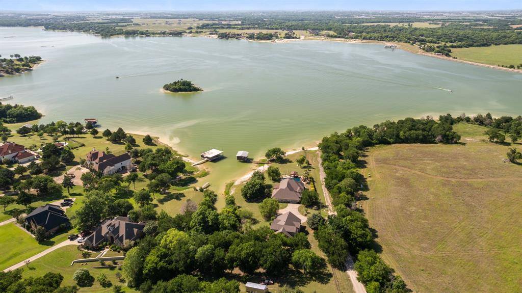 194 Old Howard Road, Waxahachie, TX 75165