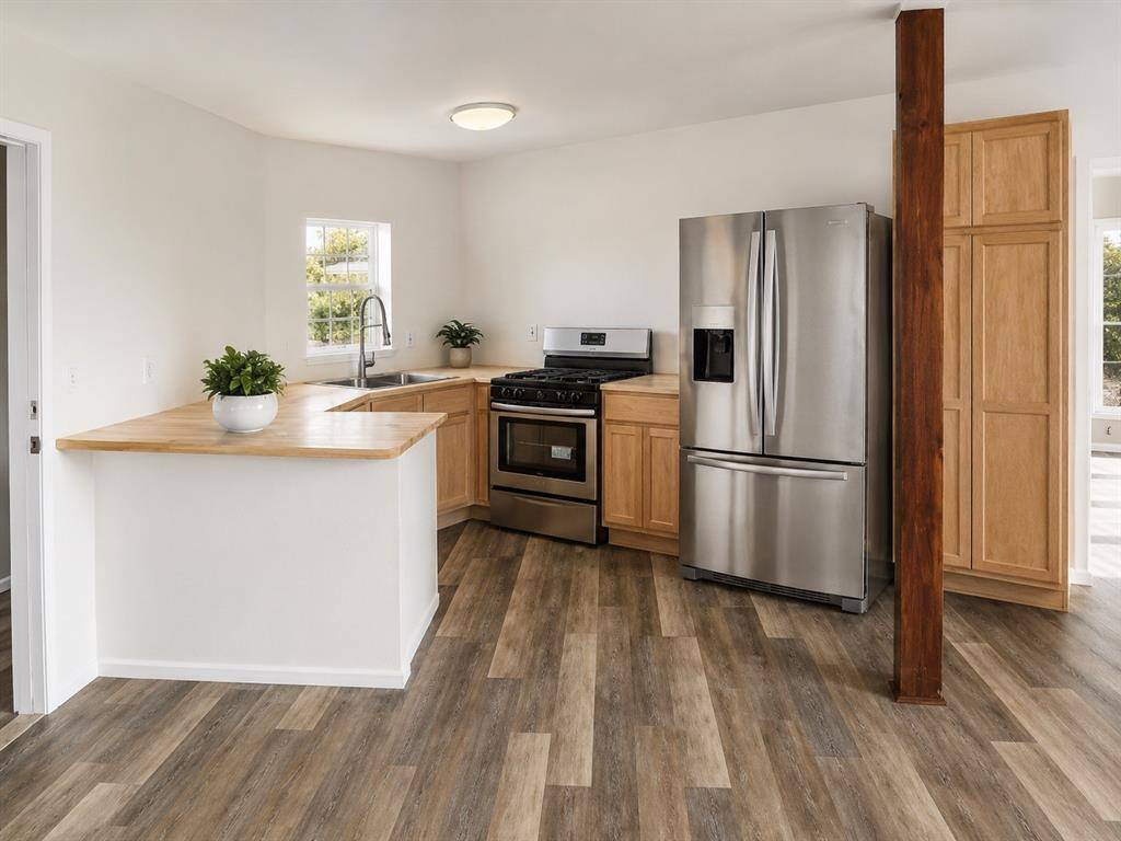 1029 County Road 1107, Rio Vista, TX 76093