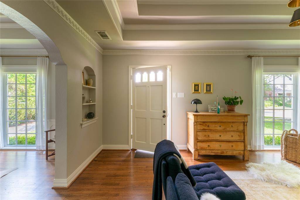 4623 S Versailles Avenue, Highland Park, TX 75209