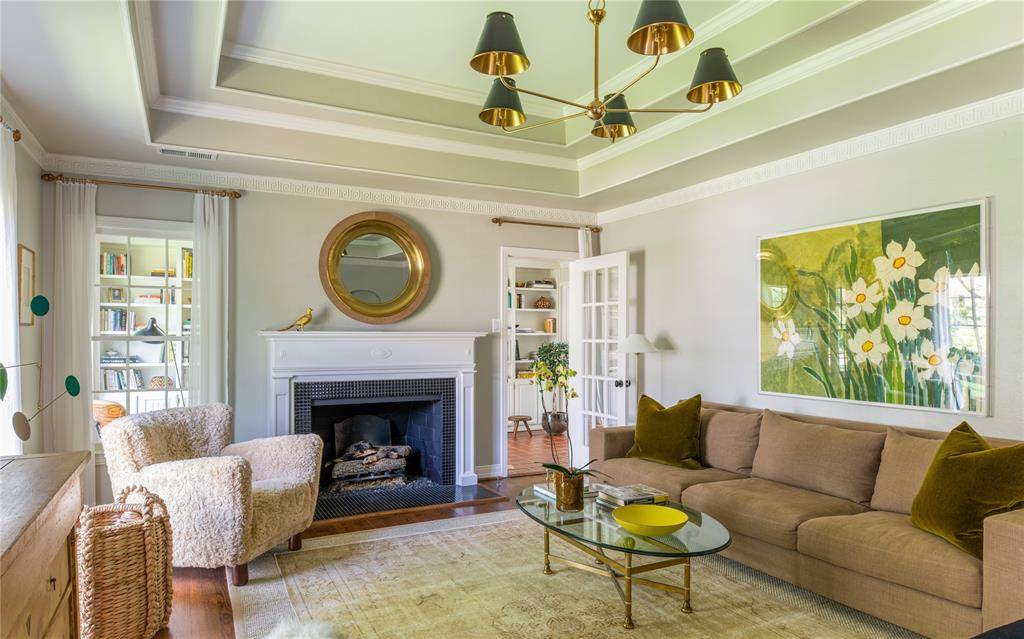 4623 S Versailles Avenue, Highland Park, TX 75209