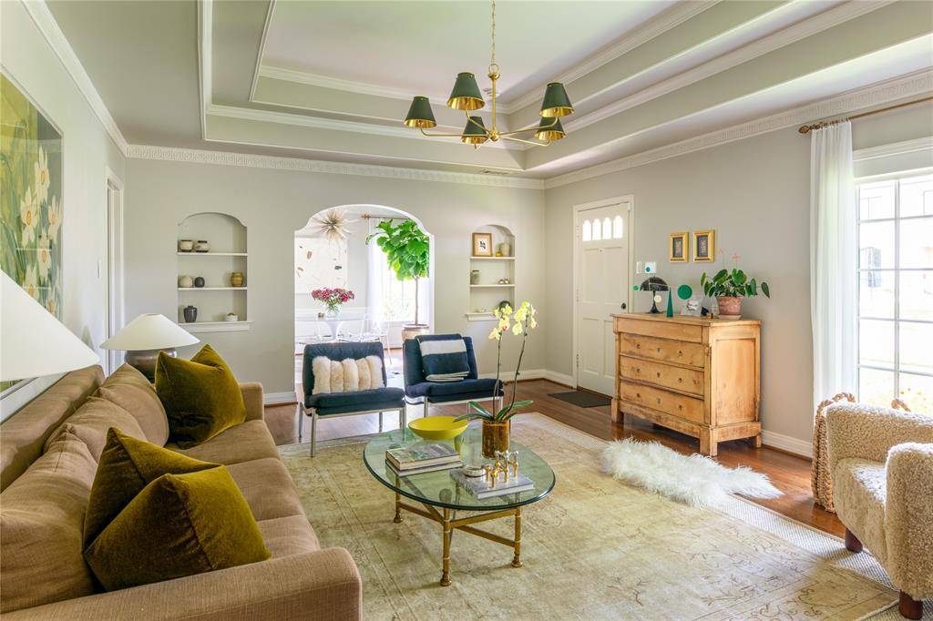 4623 S Versailles Avenue, Highland Park, TX 75209