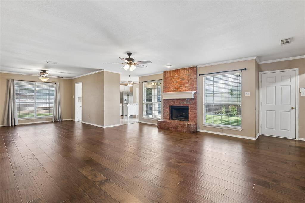 1549 Waterford Drive, Lewisville, TX 75077