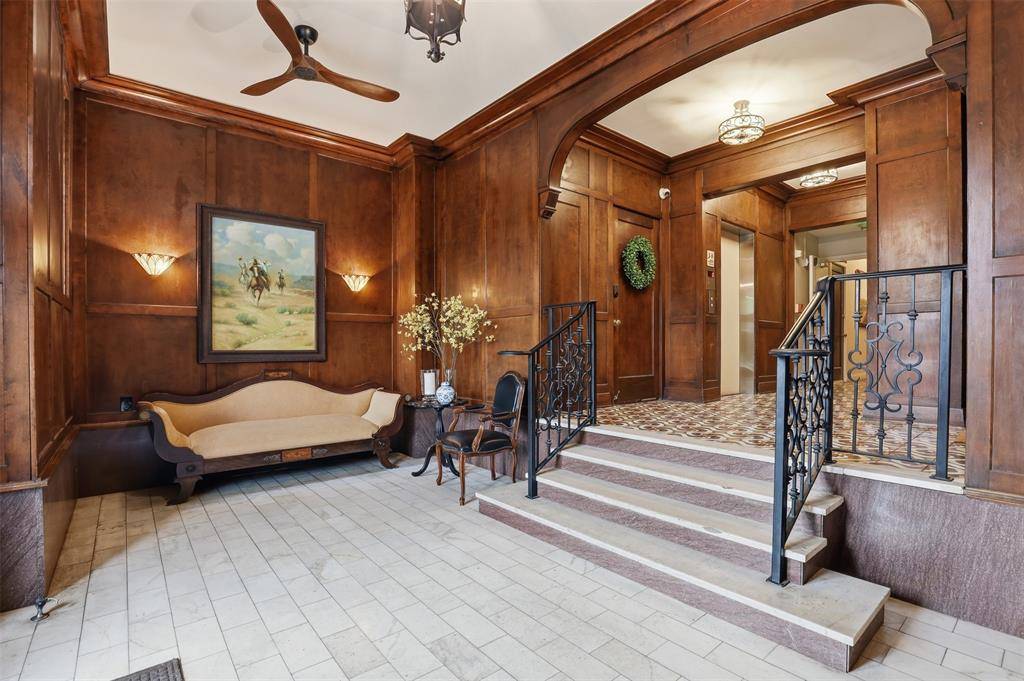 2306 Park Place Avenue #10B, Fort Worth, TX 76110