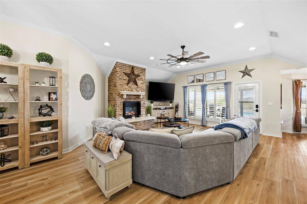 7520 Muirfield Drive, Cleburne, TX 76033