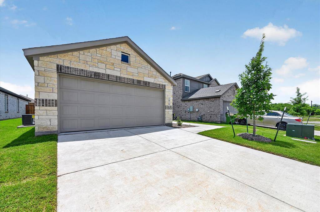 1516 Prince Road, Howe, TX 75459