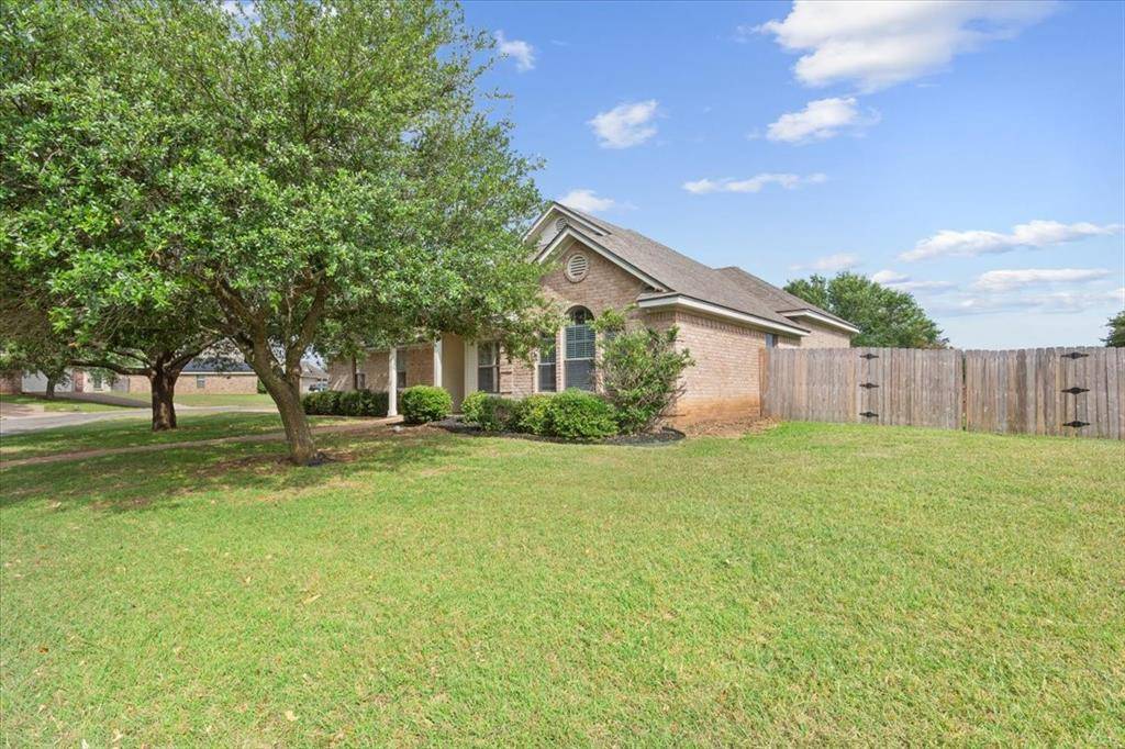 10136 Aragon Drive, Waco, TX 76708