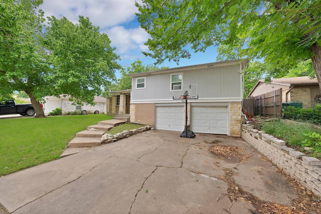 2904 Raton Drive, Fort Worth, TX 76116