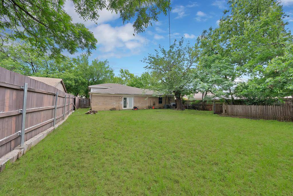 2904 Raton Drive, Fort Worth, TX 76116