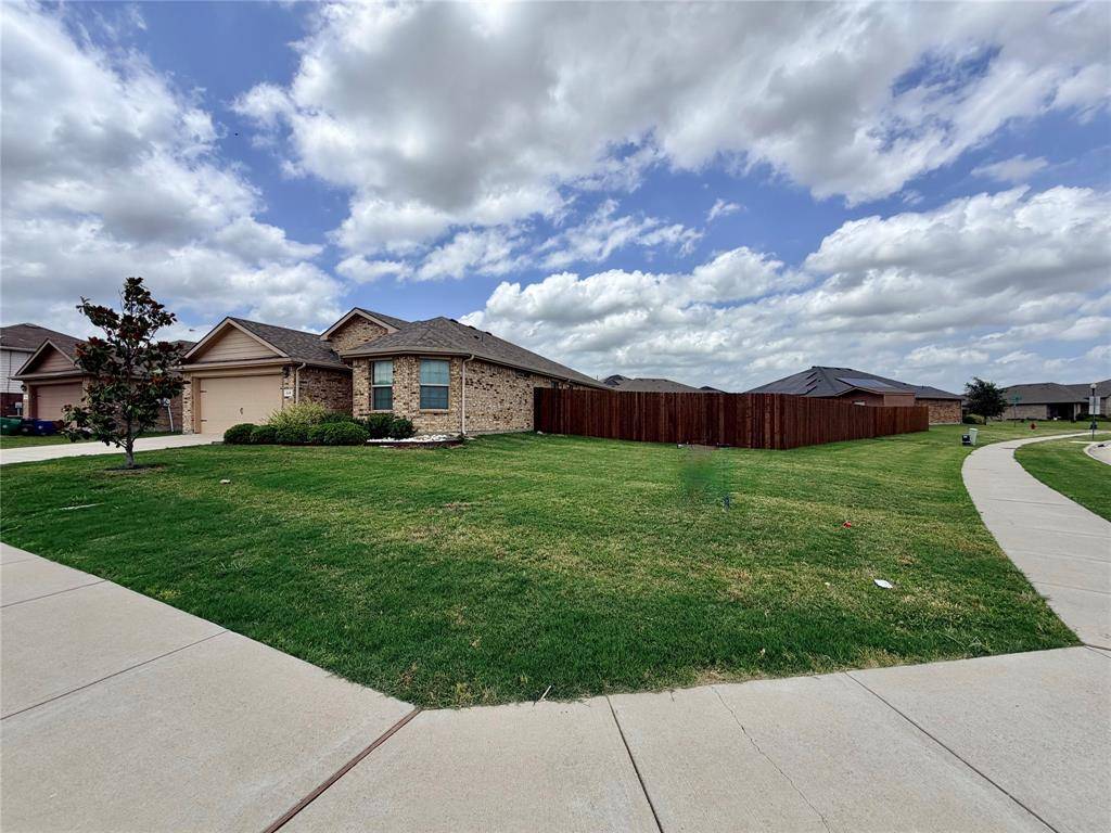 520 Cantebury Park Lane, Ponder, TX 76259