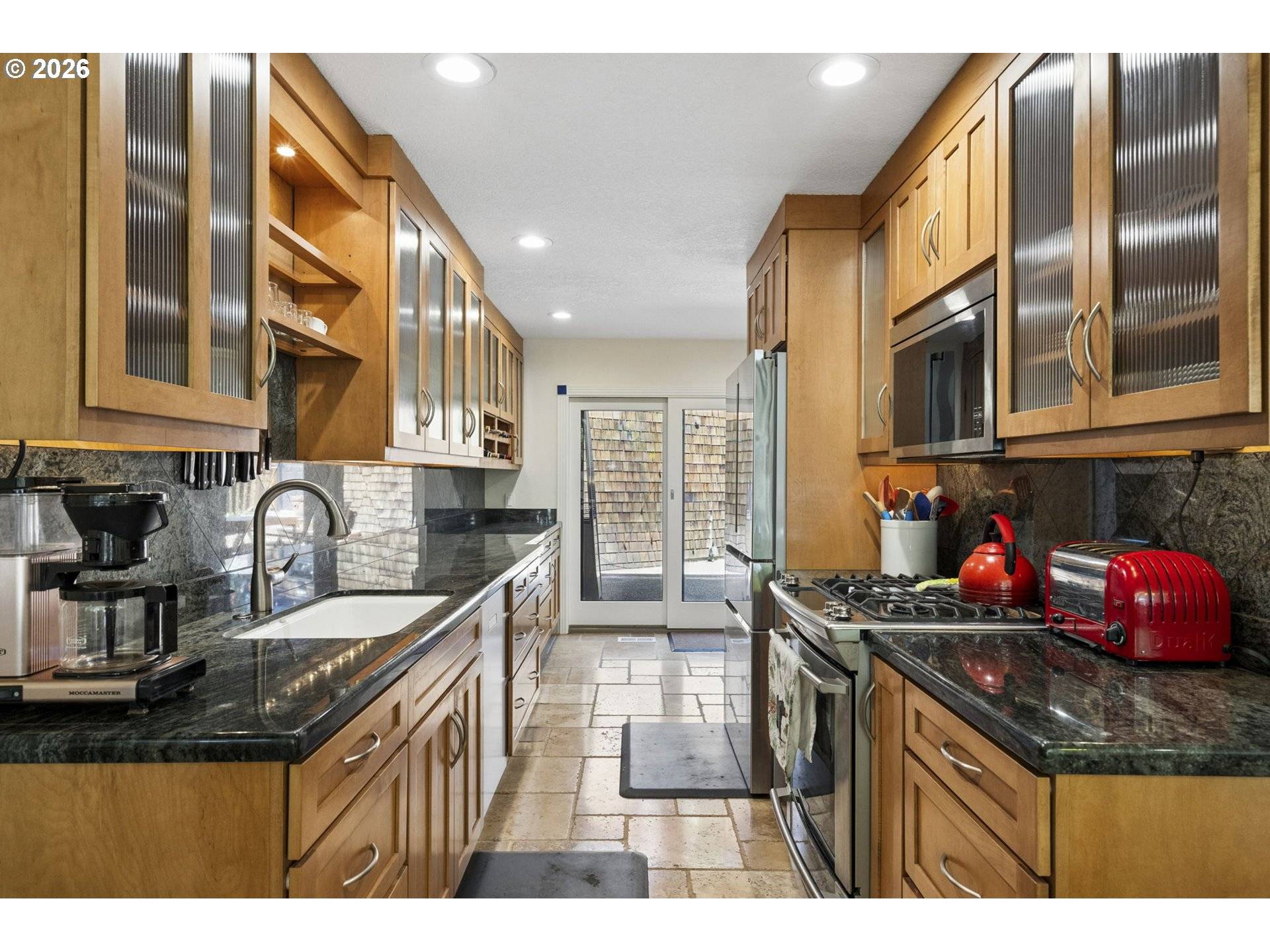 14 PREAKNESS CT, Lake Oswego, OR 97035
