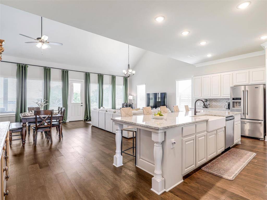 544 Majors Road, Van Alstyne, TX 75495