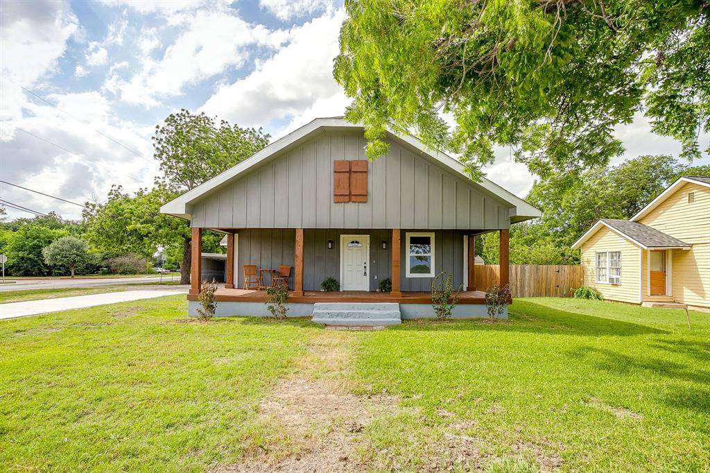 206 W 8th Street, Venus, TX 76084