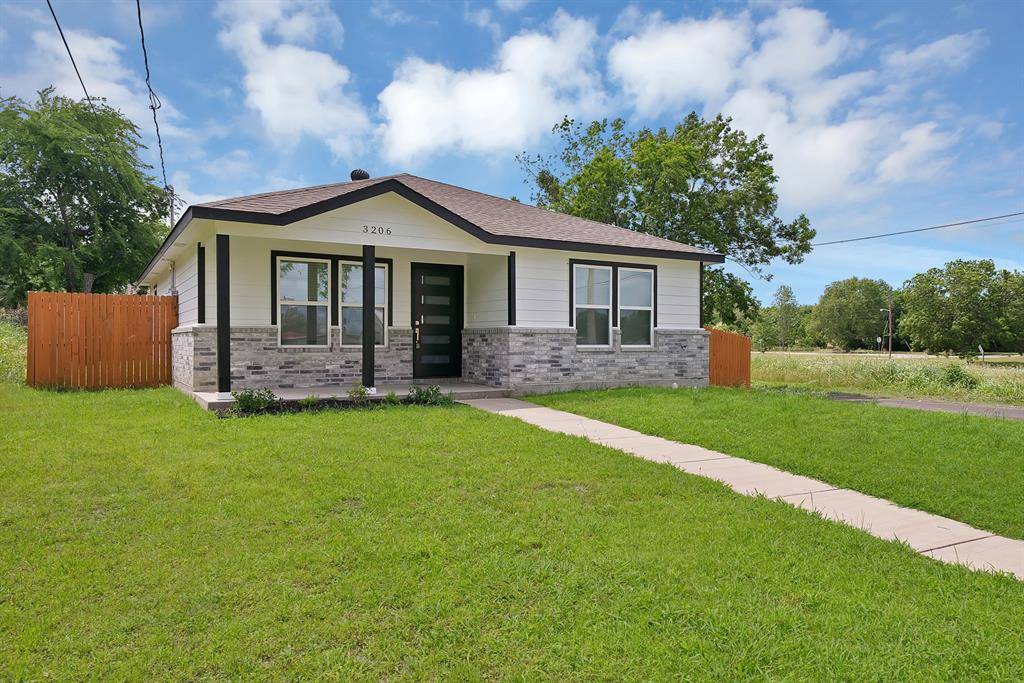 3206 Roberts Street, Greenville, TX 75401