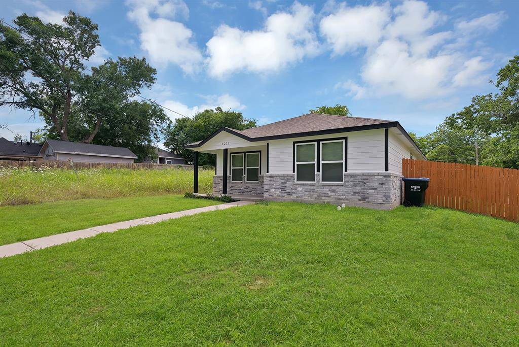 3206 Roberts Street, Greenville, TX 75401