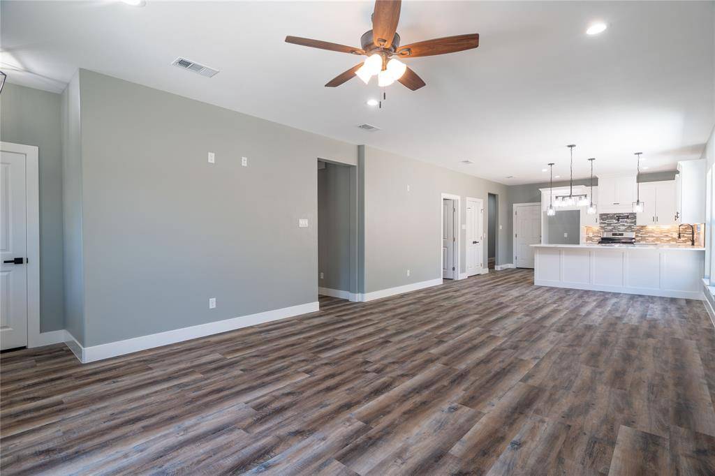 4009 S Peachtree, Balch Springs, TX 75180