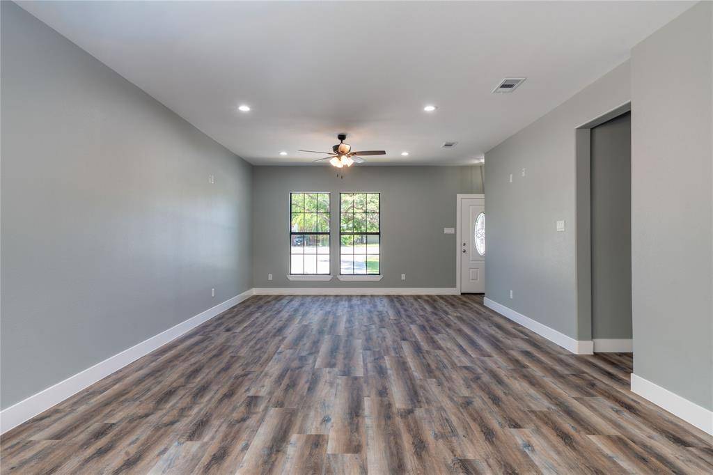 4009 S Peachtree, Balch Springs, TX 75180