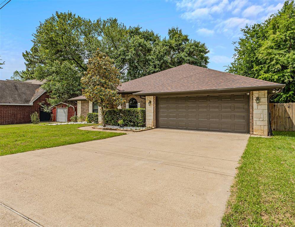 129 Donna Drive, Gun Barrel City, TX 75156