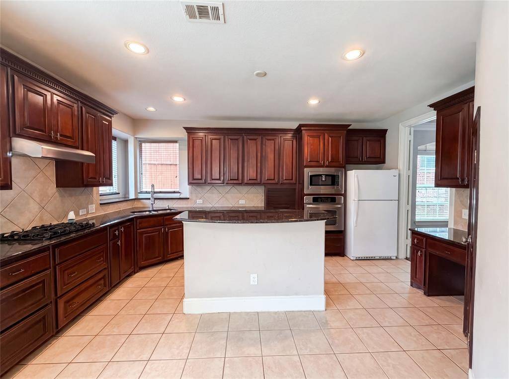 10330 Sandbar Drive, Irving, TX 75063