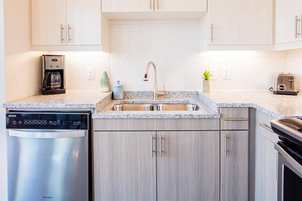 830 N Zang Boulevard #2206, Dallas, TX 75208