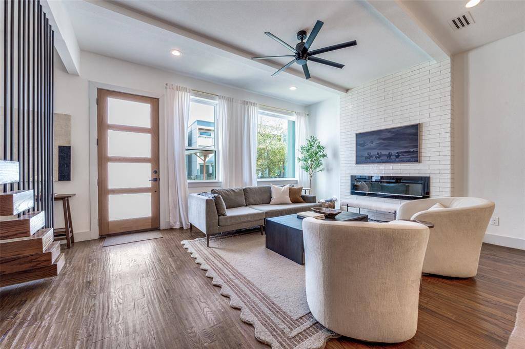 712 Rainwater Road #7, Dallas, TX 75218