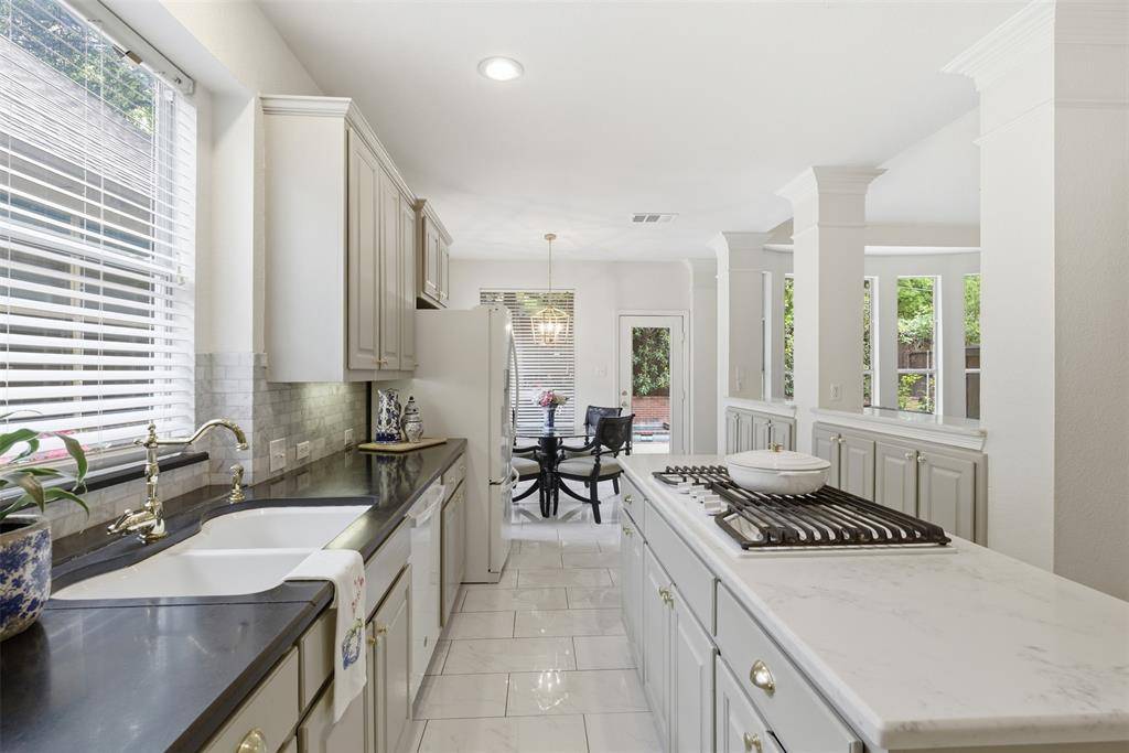 2218 Ash Grove Way, Dallas, TX 75228