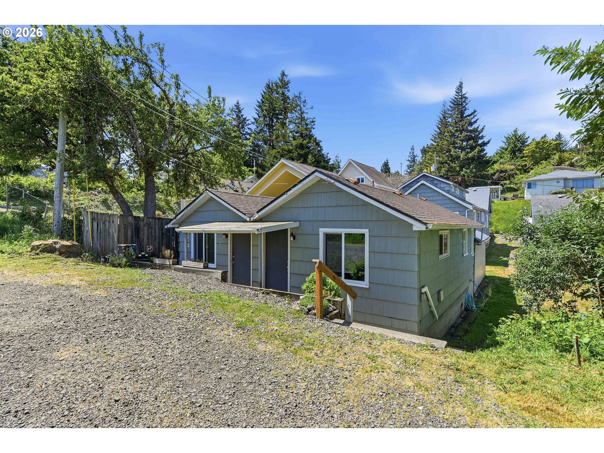 846 S 11TH ST, Coos Bay, OR 97420