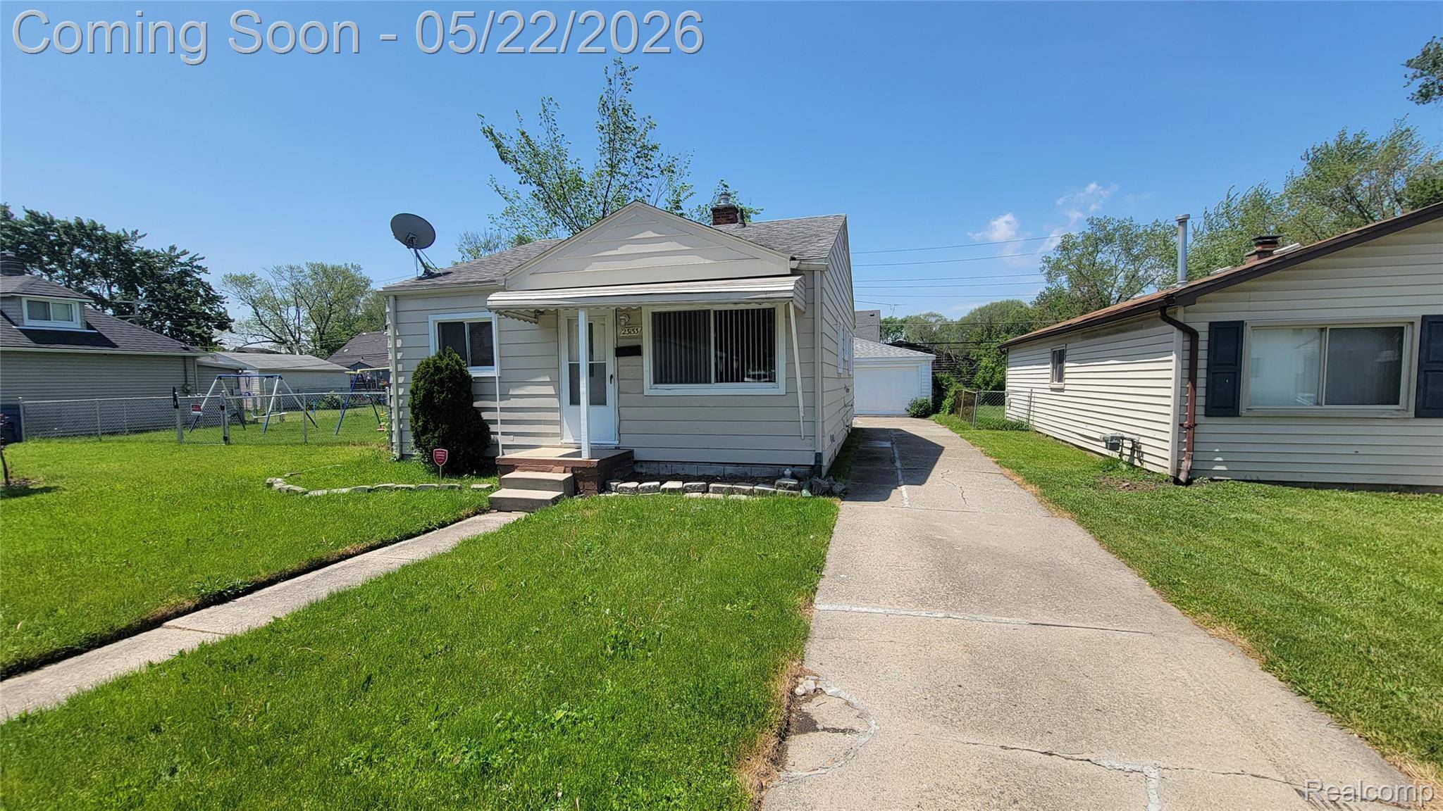 23153 STEWART AVE, Warren, MI 48089