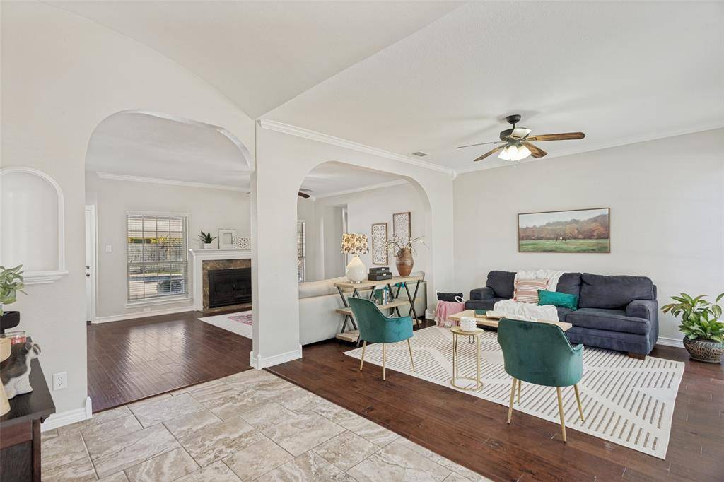 1228 Concho Drive, Benbrook, TX 76126